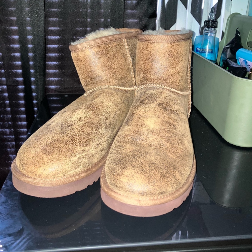 Men’s Uggs brand new size 11